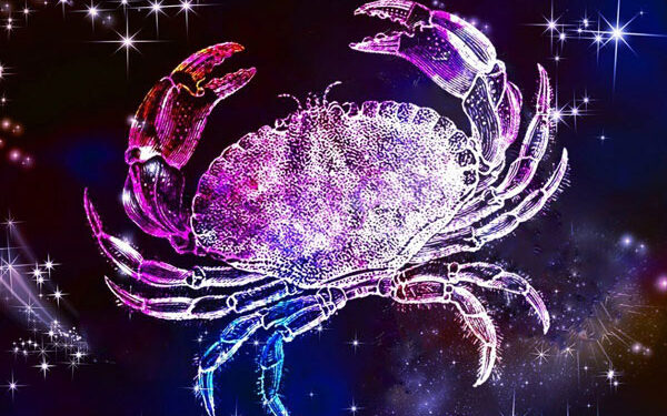 سرکتاب متولدین تیر | رمزیابی سرنوشت از دل ماه تابستان