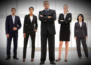 15 تفسیر عجیب تعبیر خواب دیدن همکار؛ از رقابت تا تغییر شغل