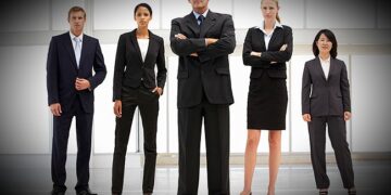 15 تفسیر عجیب تعبیر خواب دیدن همکار؛ از رقابت تا تغییر شغل