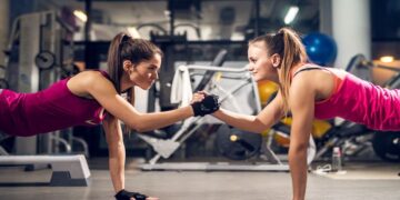 برنامه تمرینی بدنسازی مبتدی (۴ هفته) رایگان + راهنمای کامل